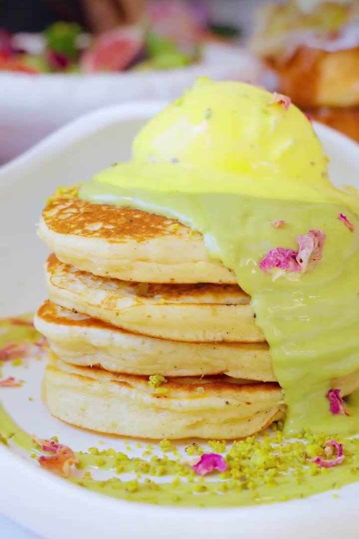 Coco Corner — brunch spread with soufflé pancakes
